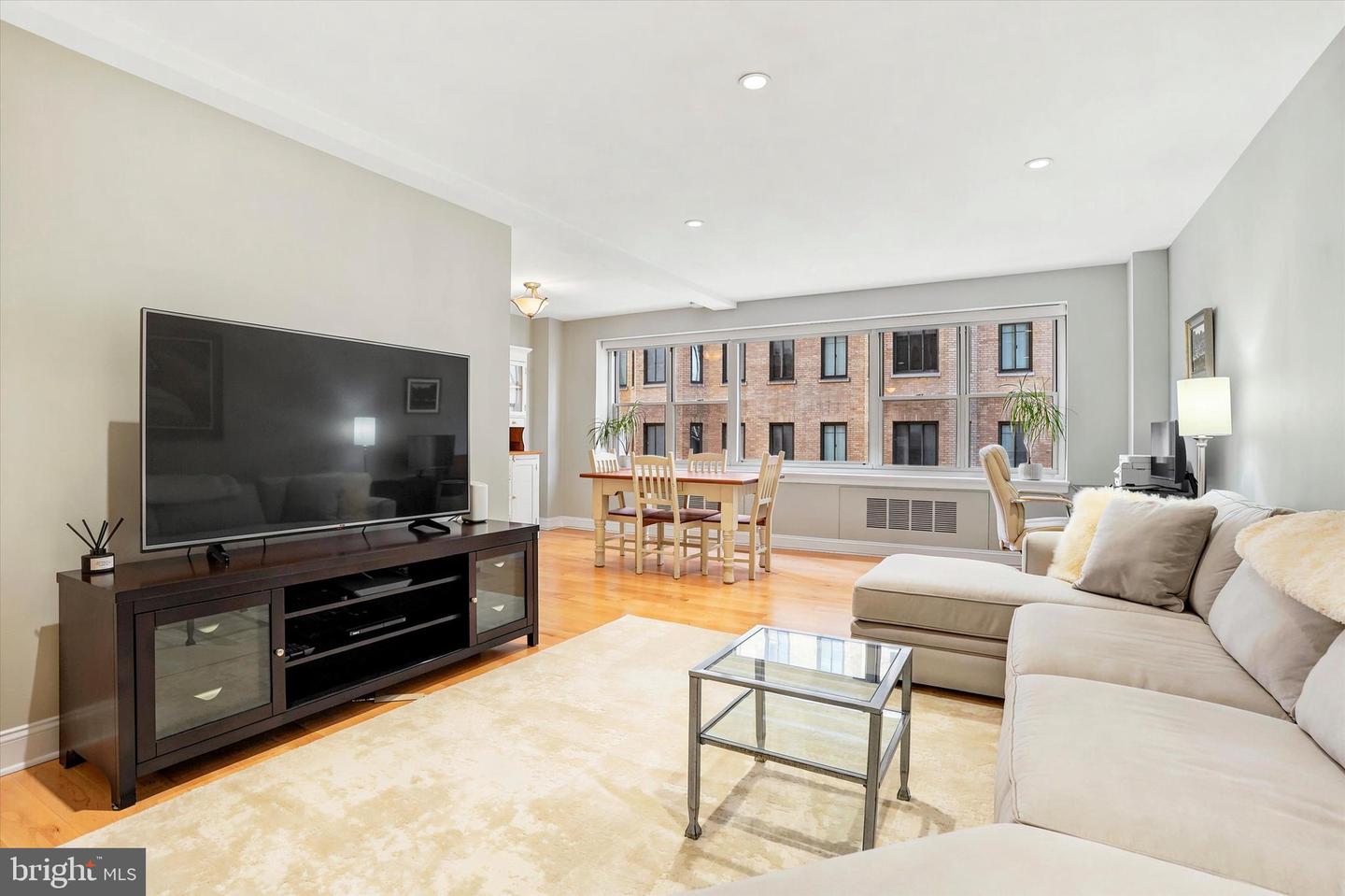 220 W Rittenhouse Sq #5d Property Photo 5