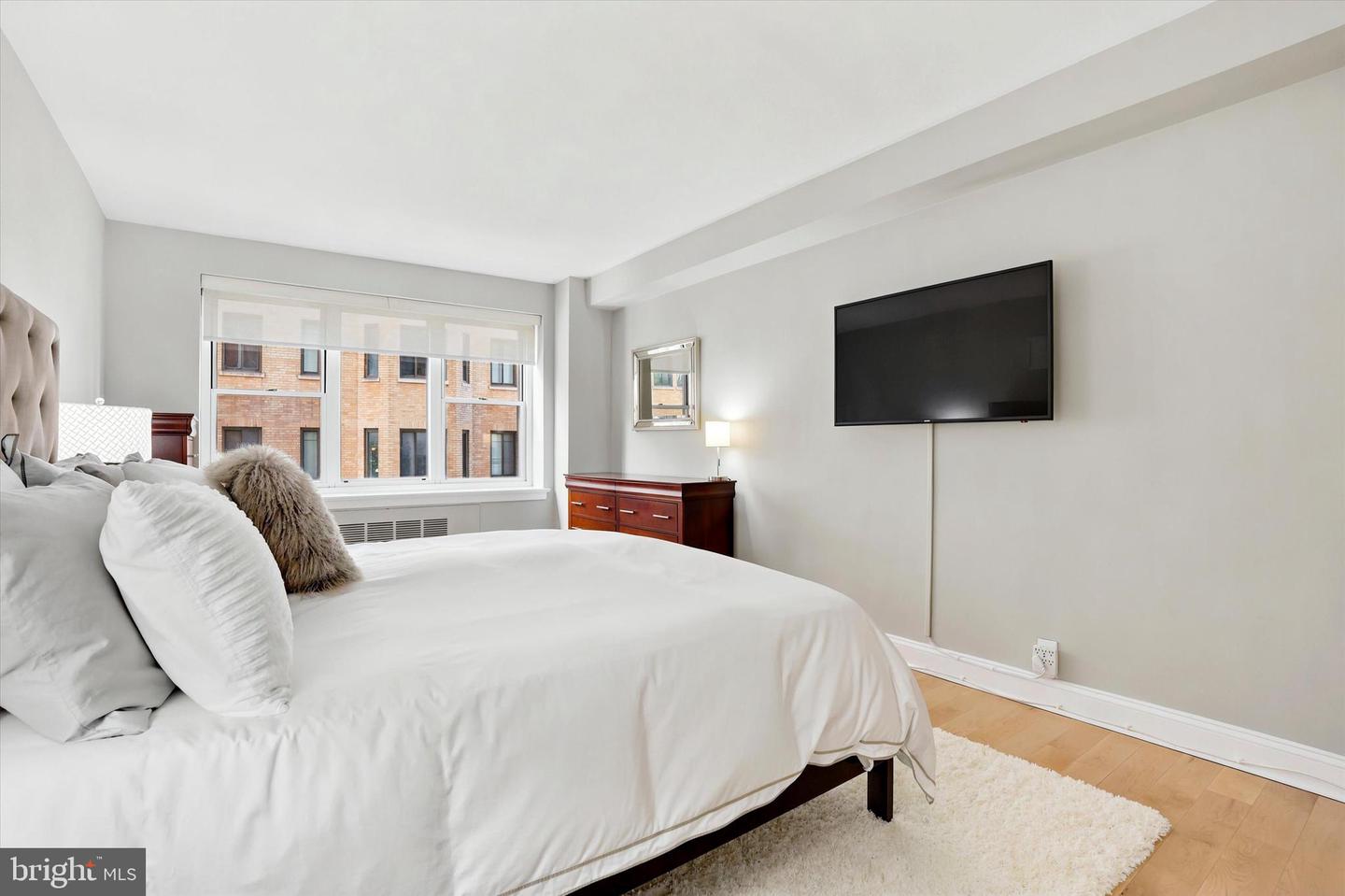 220 W Rittenhouse Sq #5d Property Photo 16