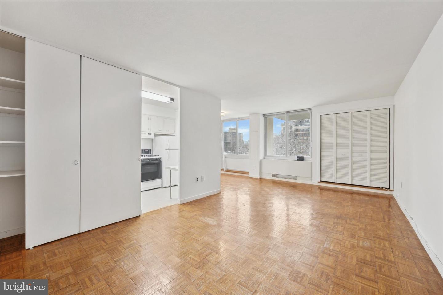 604-36 S Washington Sq #804 Property Photo 1