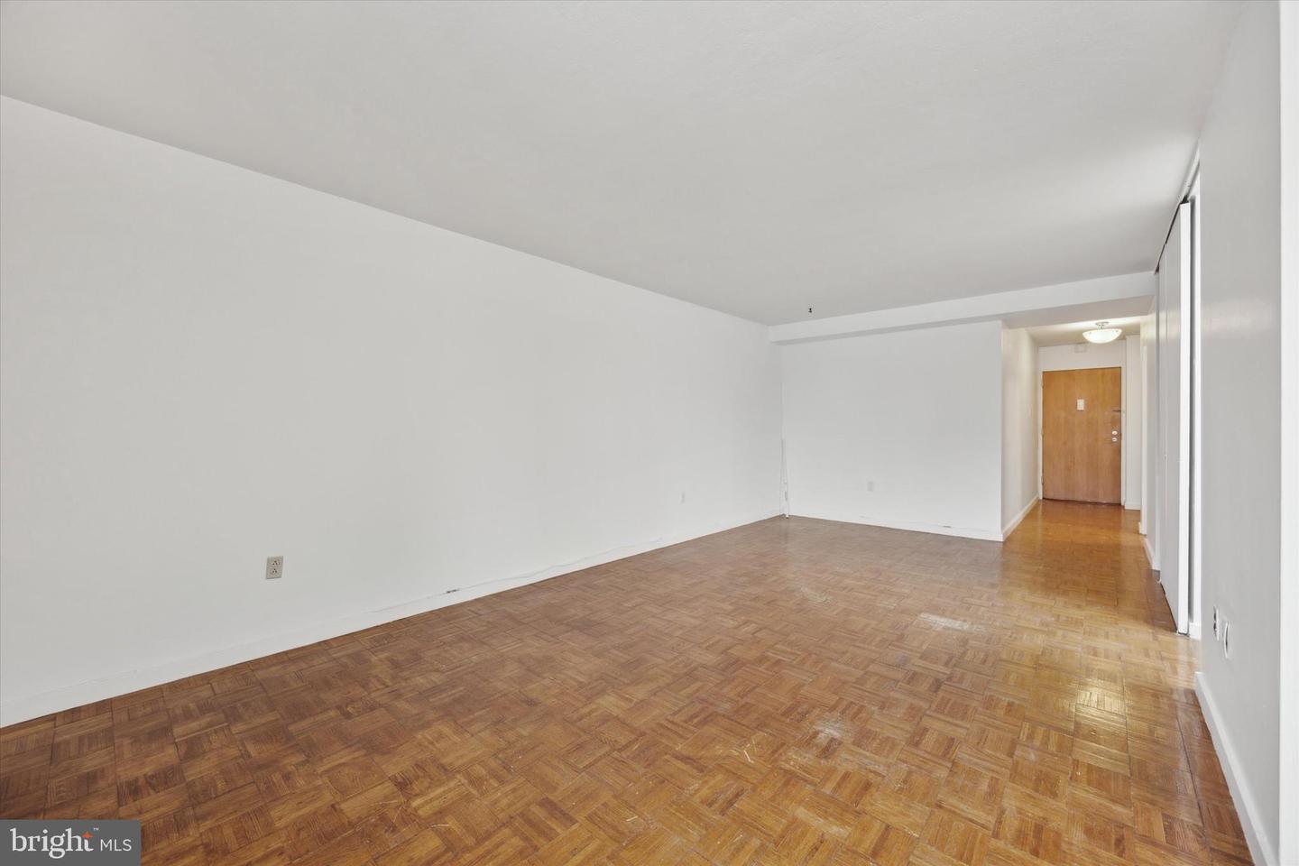 604-36 S Washington Sq #804 Property Photo 4