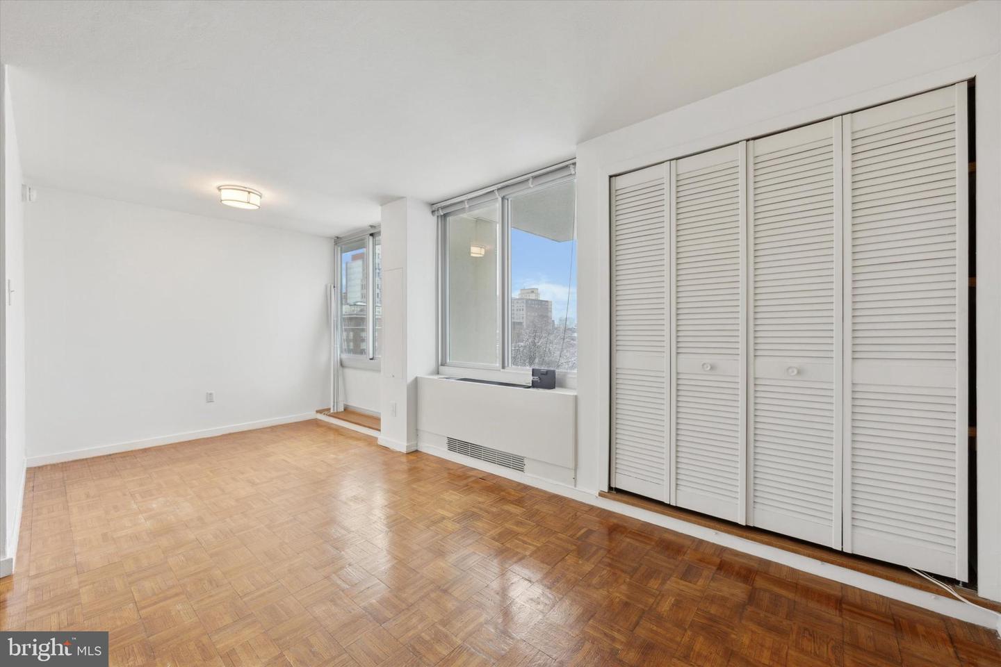 604-36 S Washington Sq #804 Property Photo 6