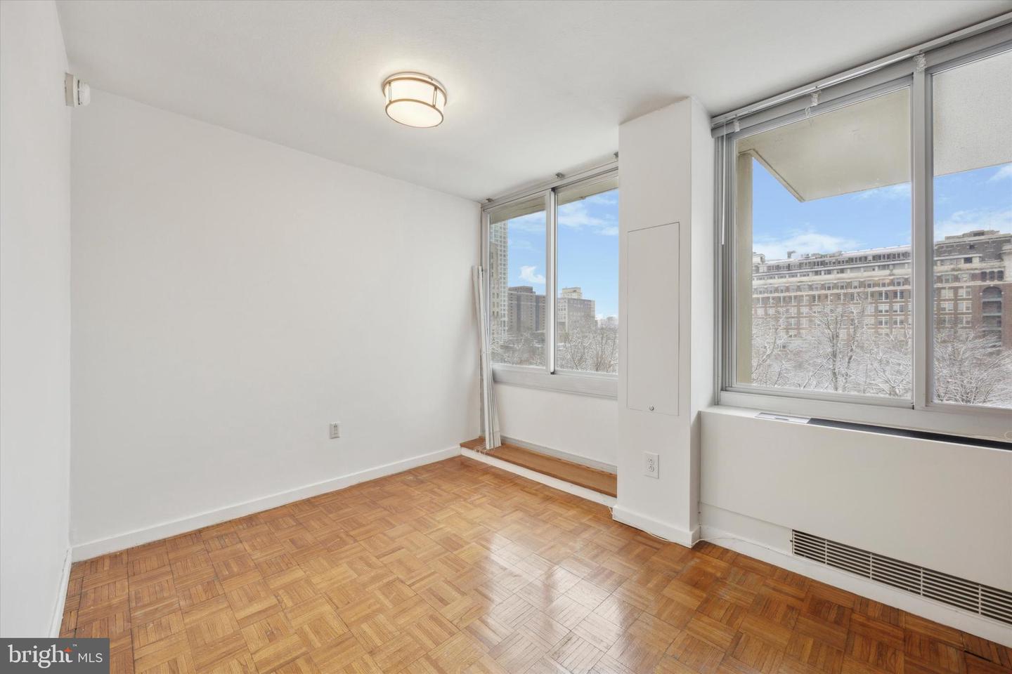604-36 S Washington Sq #804 Property Photo 7
