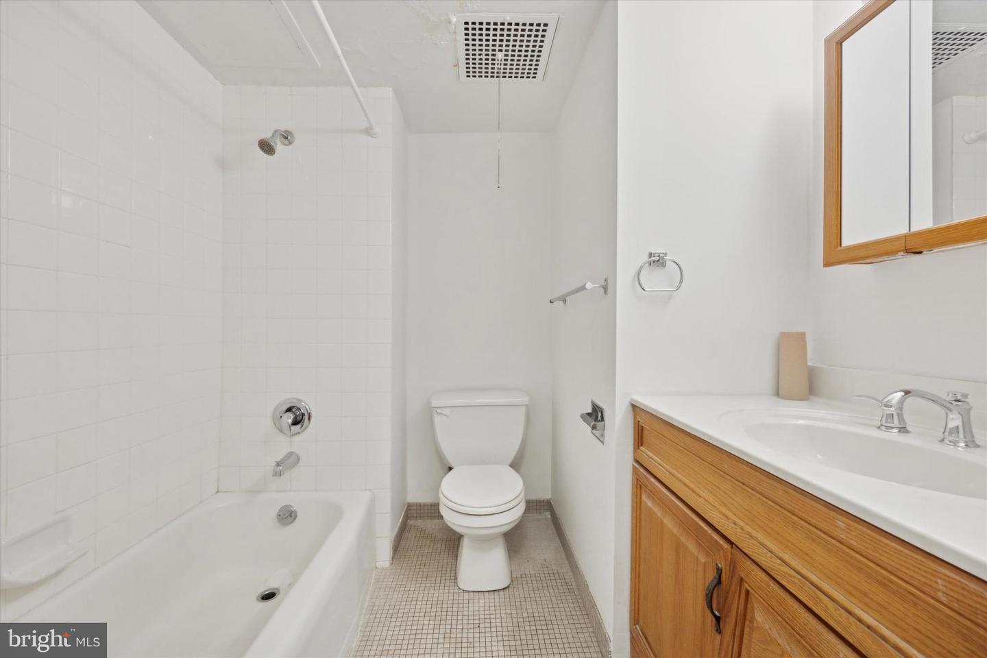 604-36 S Washington Sq #804 Property Photo 12