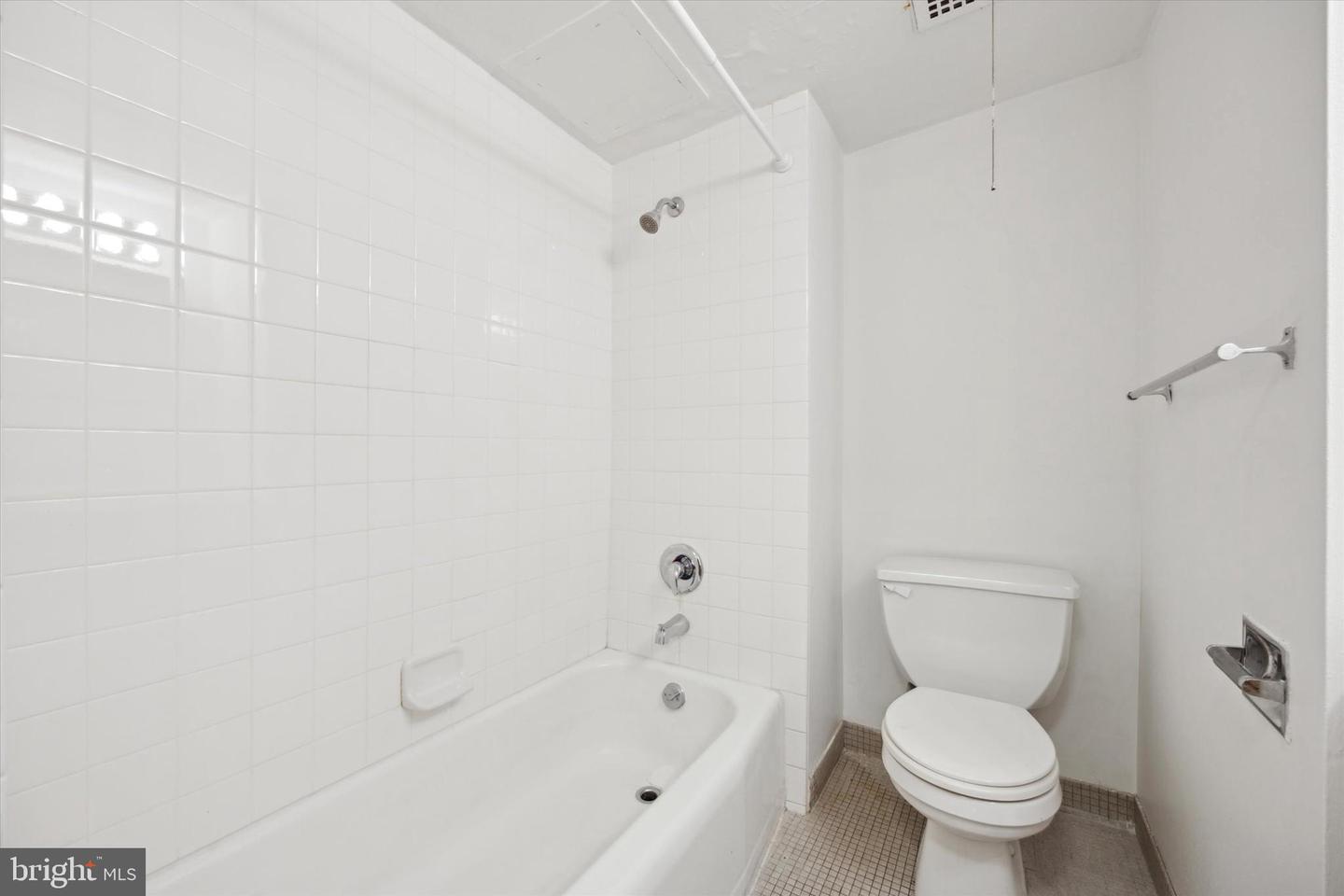 604-36 S Washington Sq #804 Property Photo 13