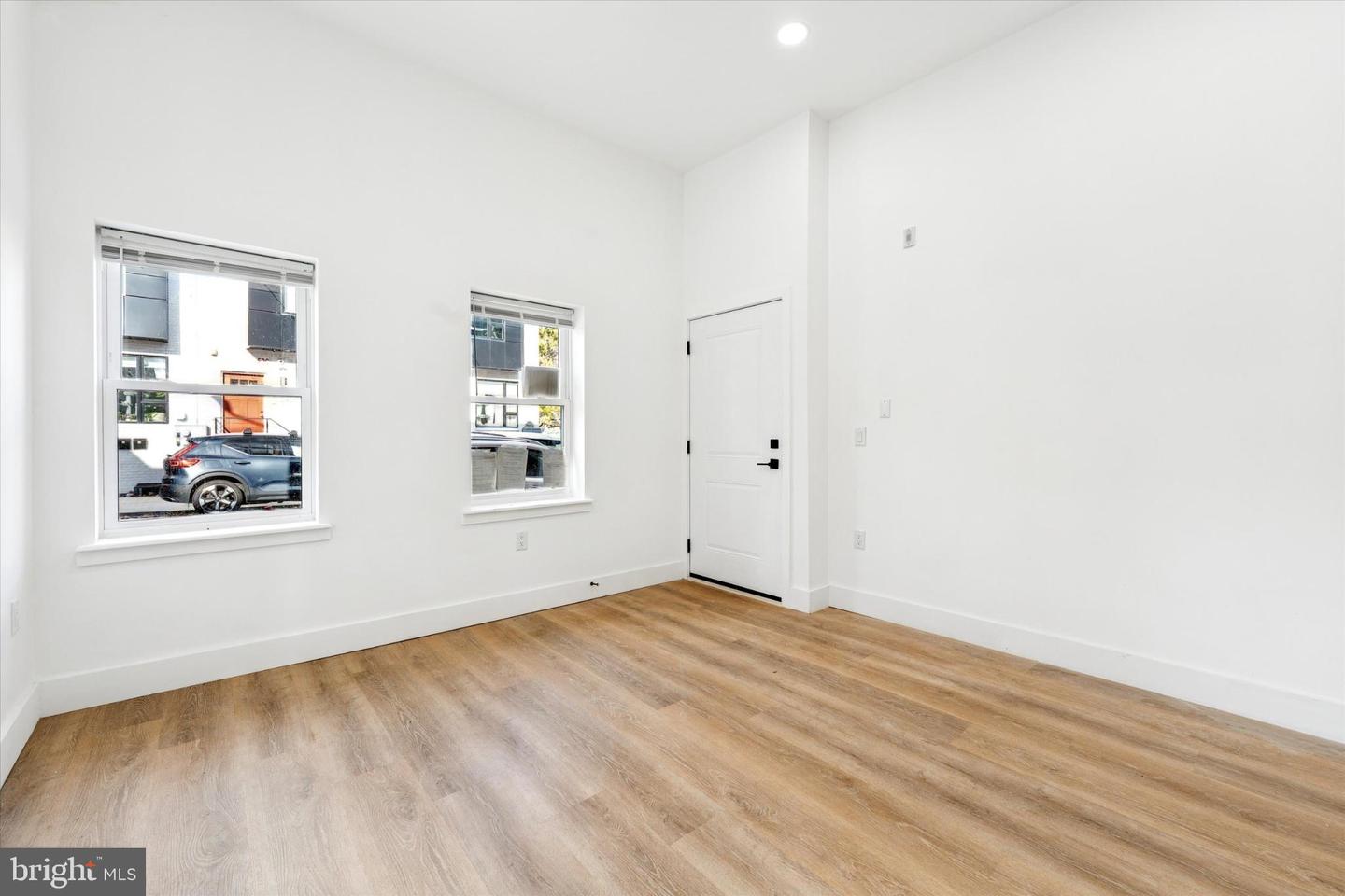 2424 W Thompson St #3 Property Photo 10
