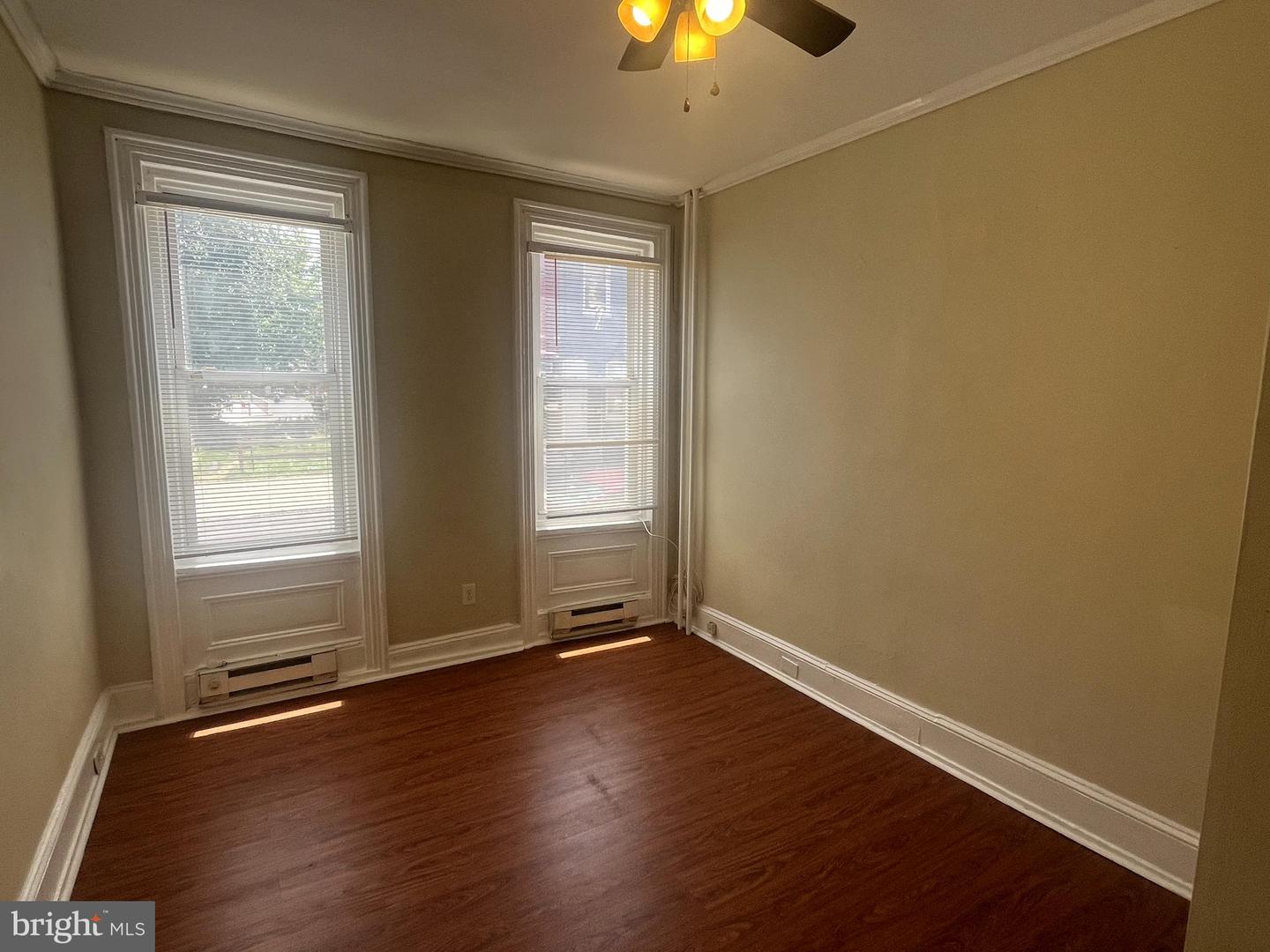 2023 W Oxford St #1 Property Photo 1
