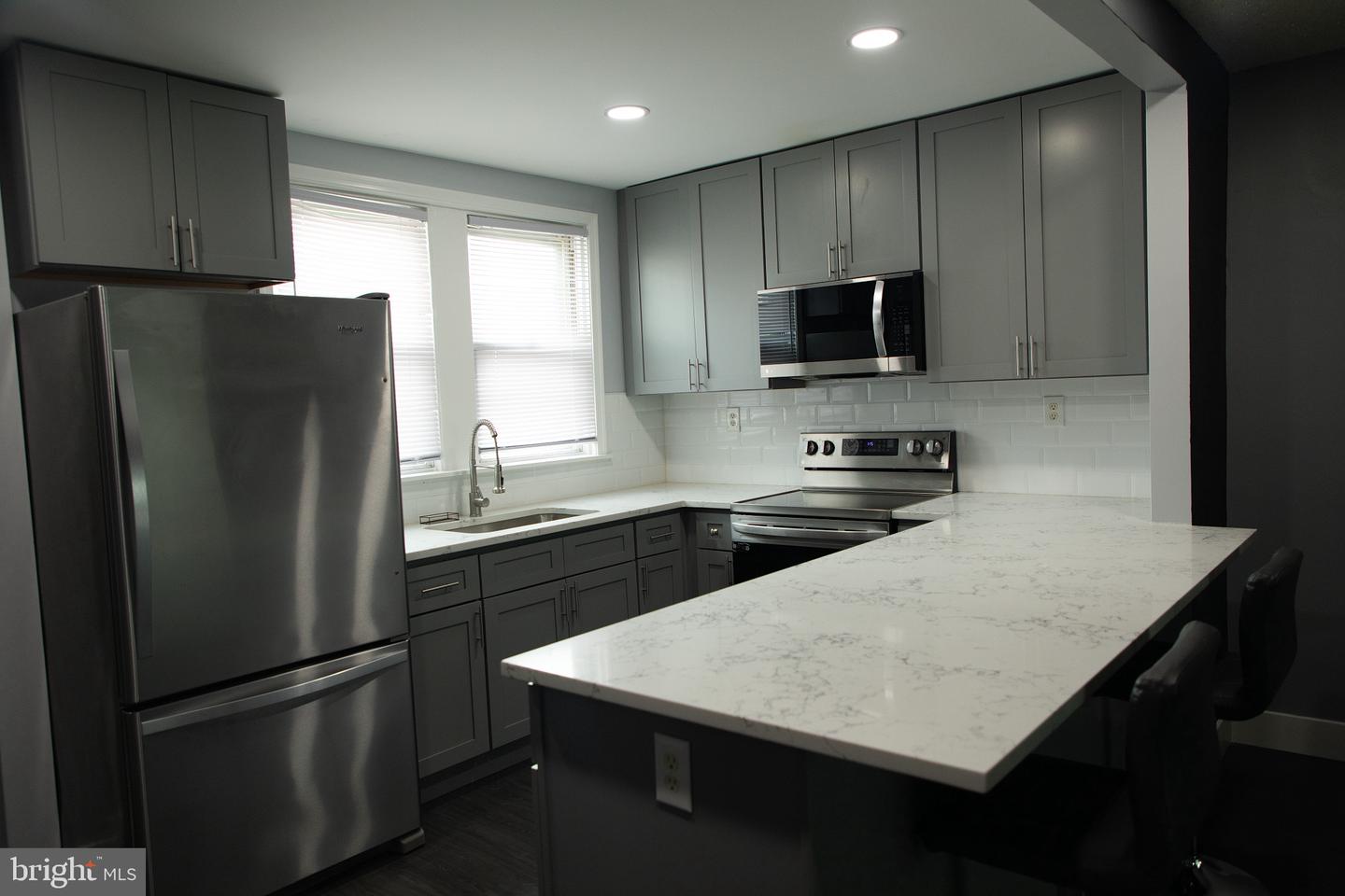 4209 Benner St Property Photo 4