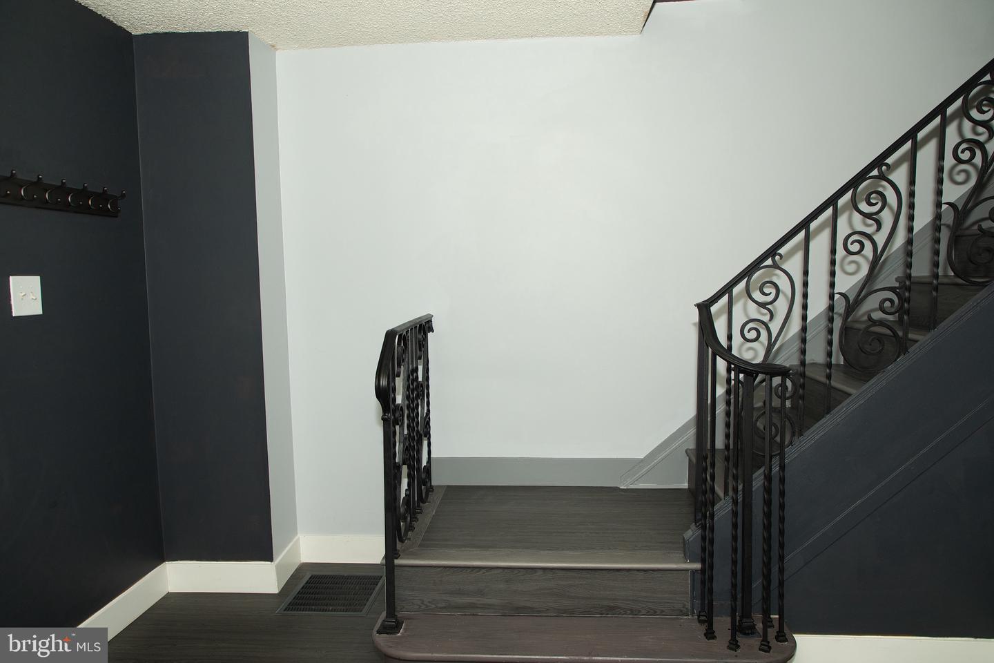 4209 Benner St Property Photo 11