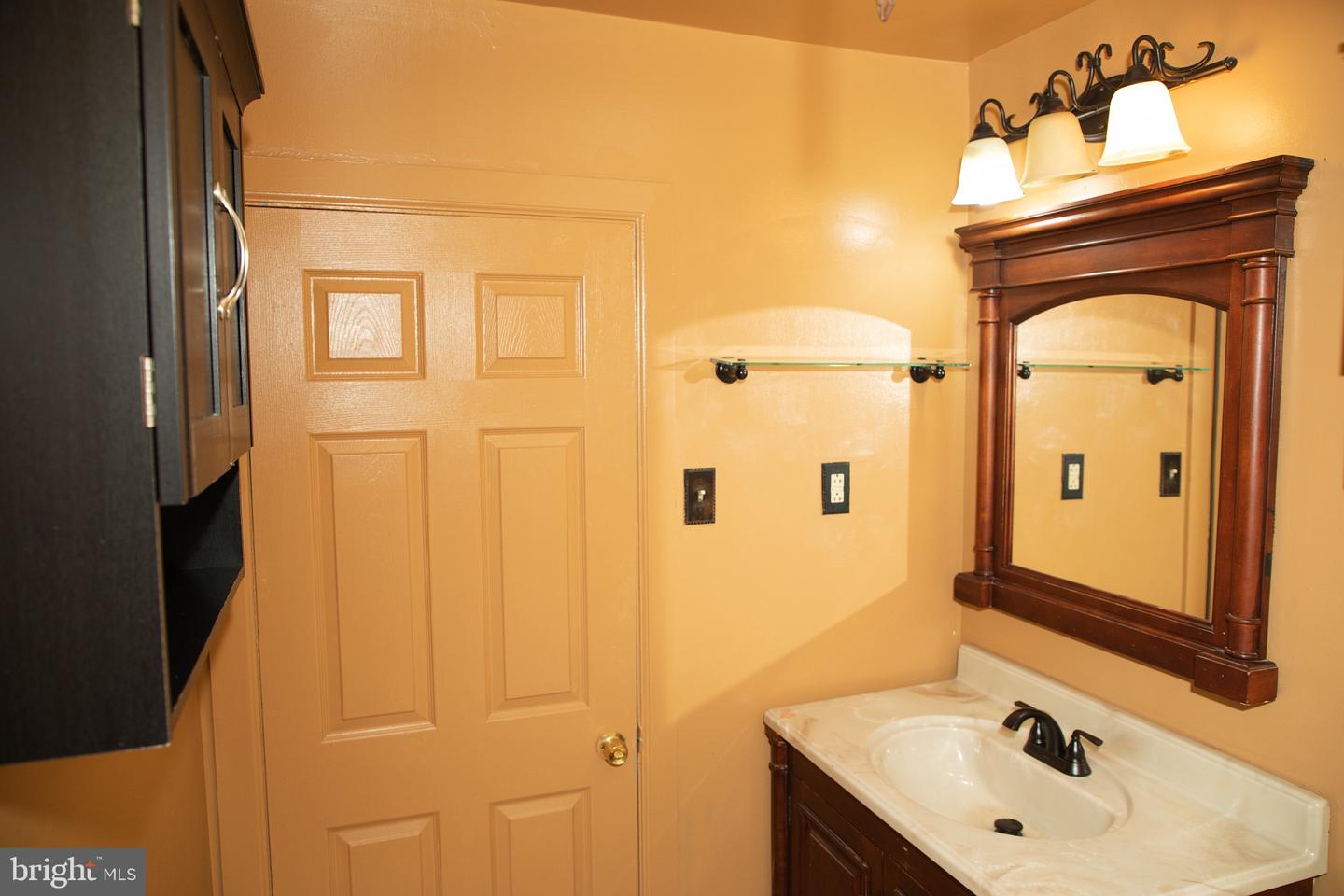 4209 Benner St Property Photo 17