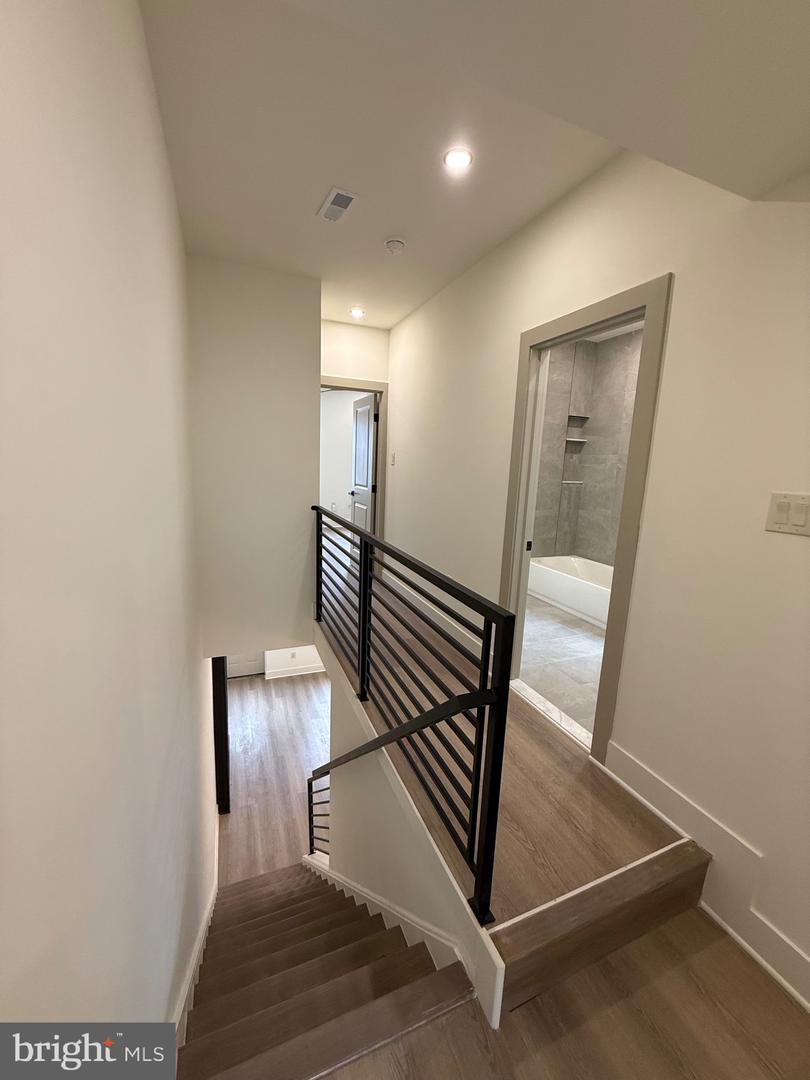1329 N Dover St Property Photo 14