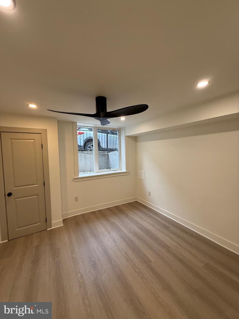 1329 N Dover St Property Photo 21