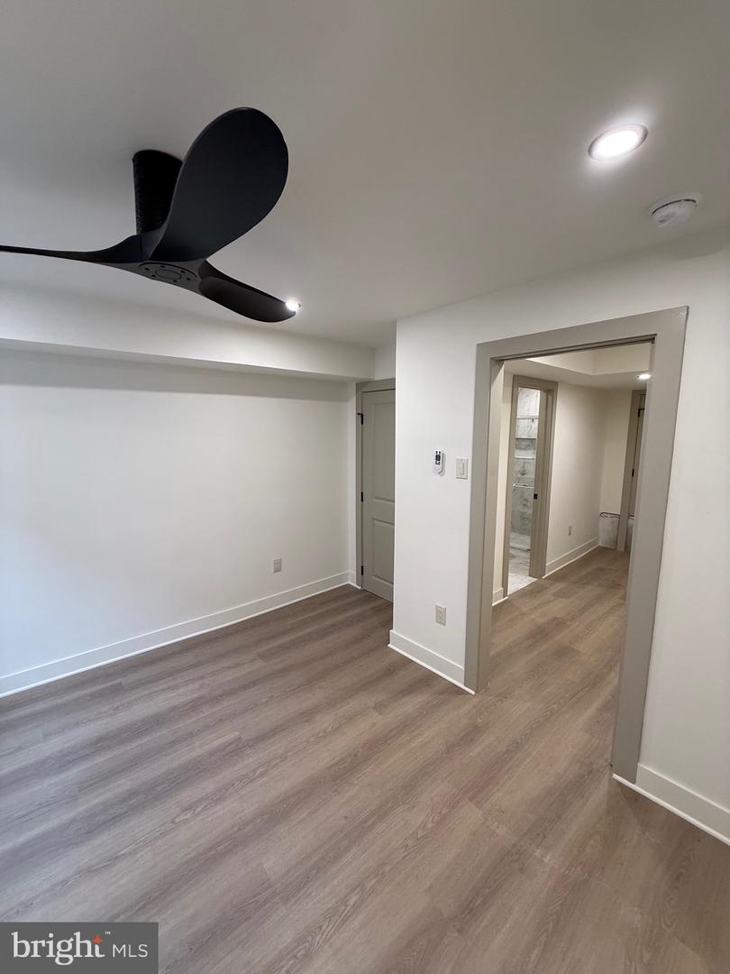 1329 N Dover St Property Photo 22