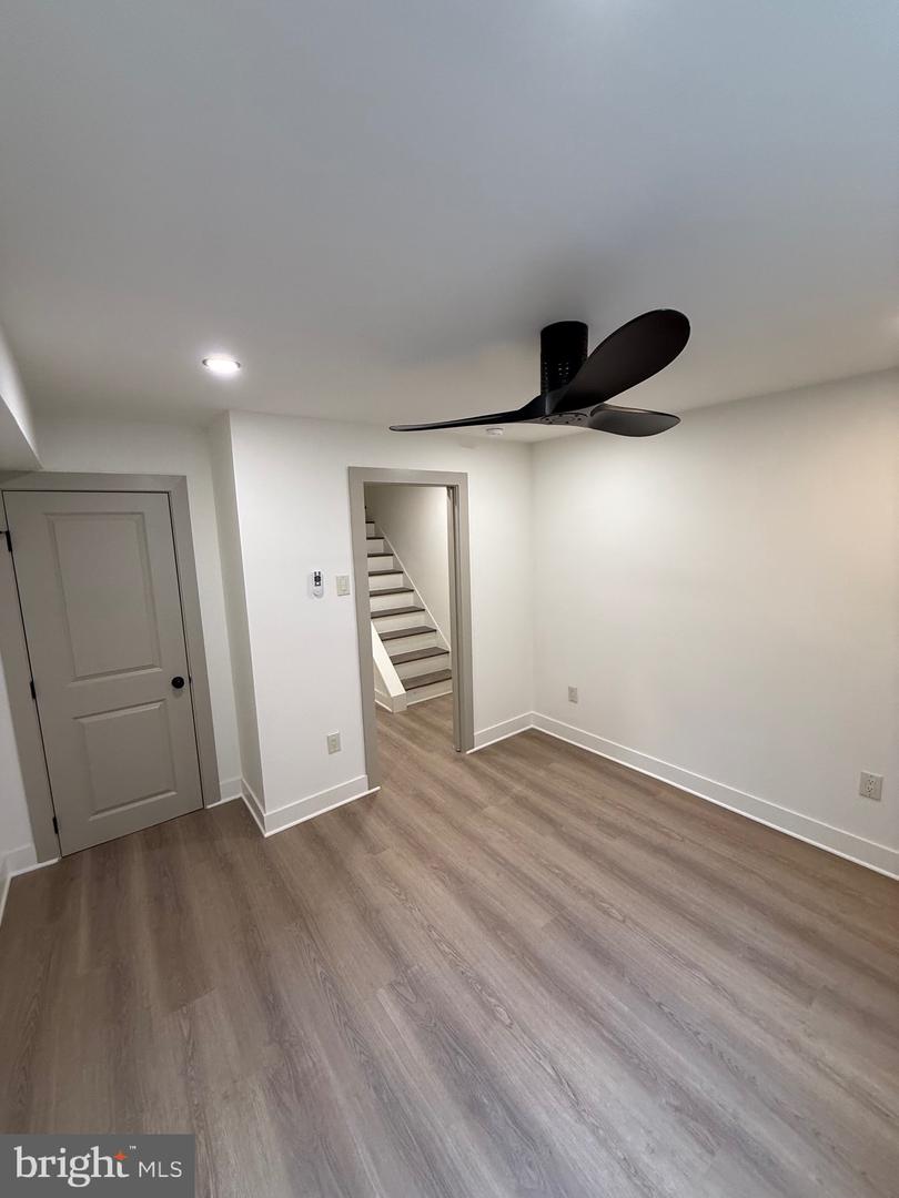 1329 N Dover St Property Photo 23
