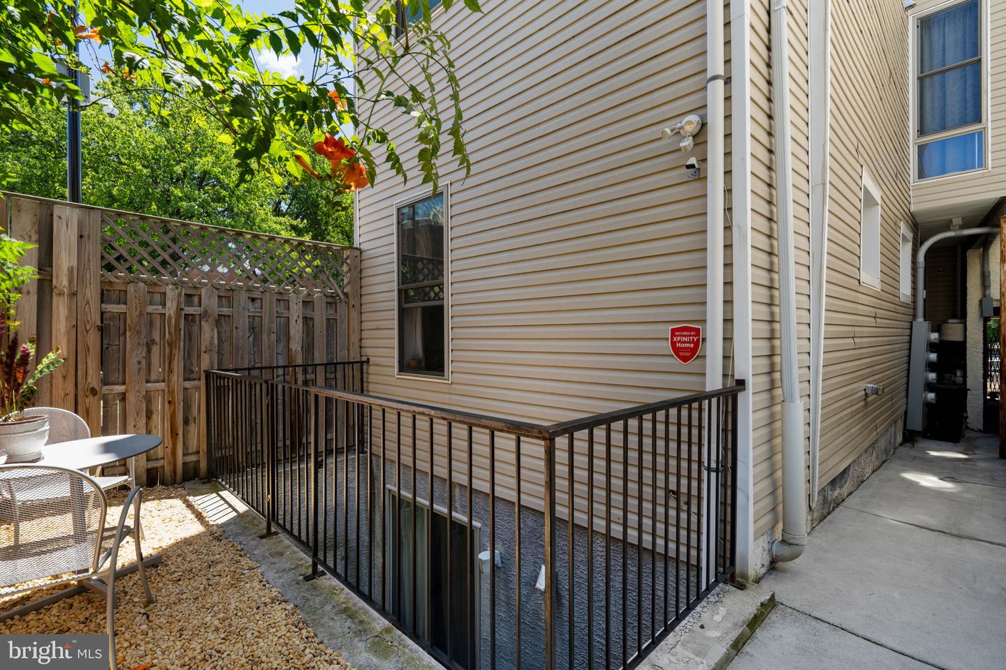 1023 Mt Vernon St #1 Property Photo 23