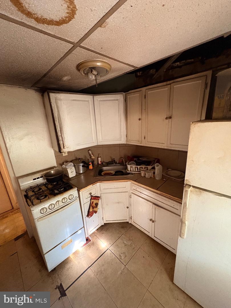 3418 Kip St Property Photo 5