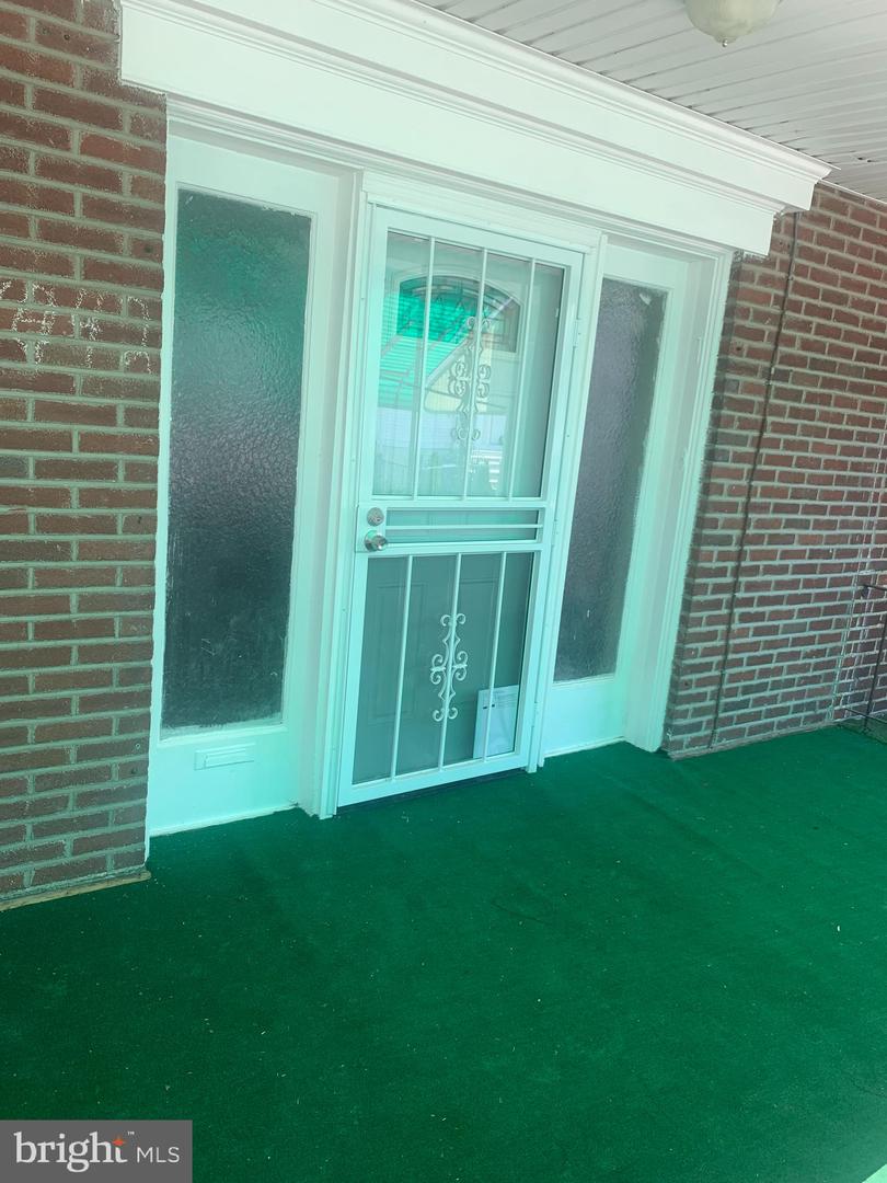 7042 Reedland St Property Photo 1