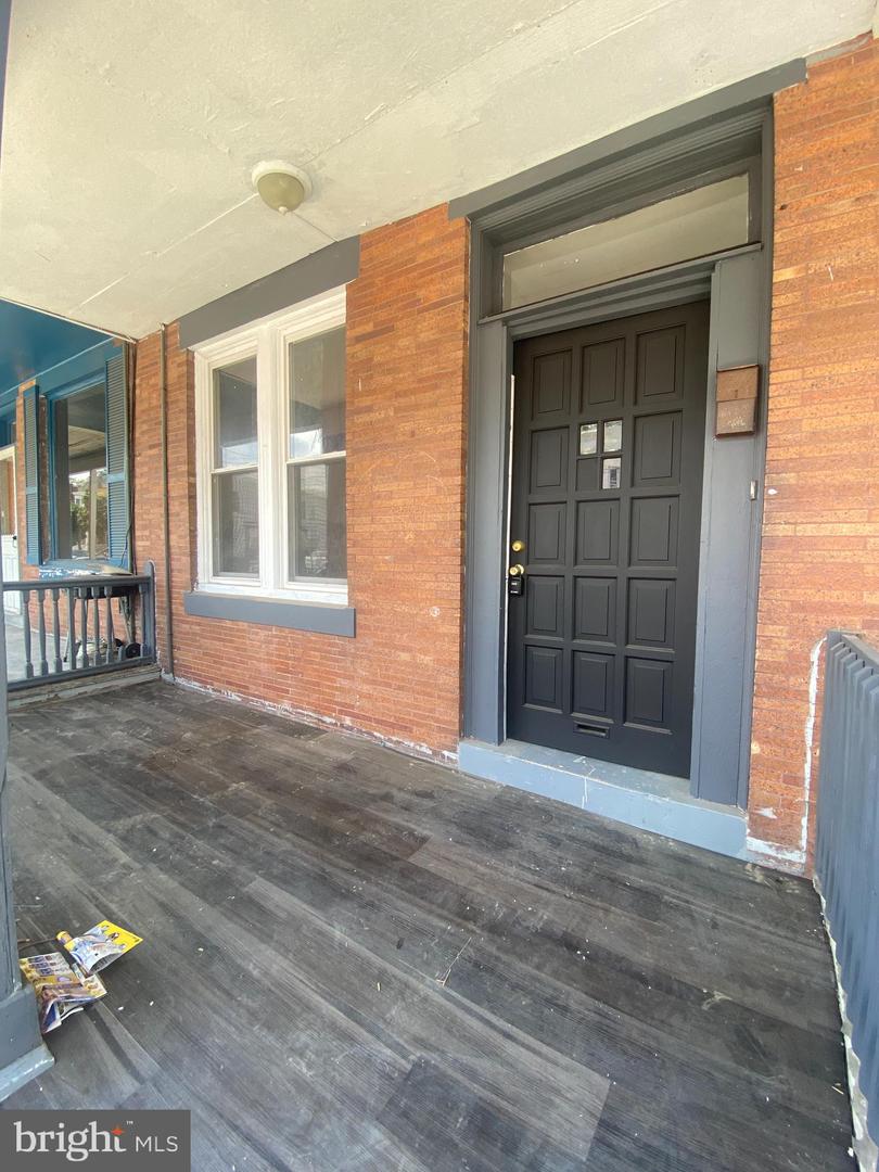 139 W Hansberry St Property Photo 2