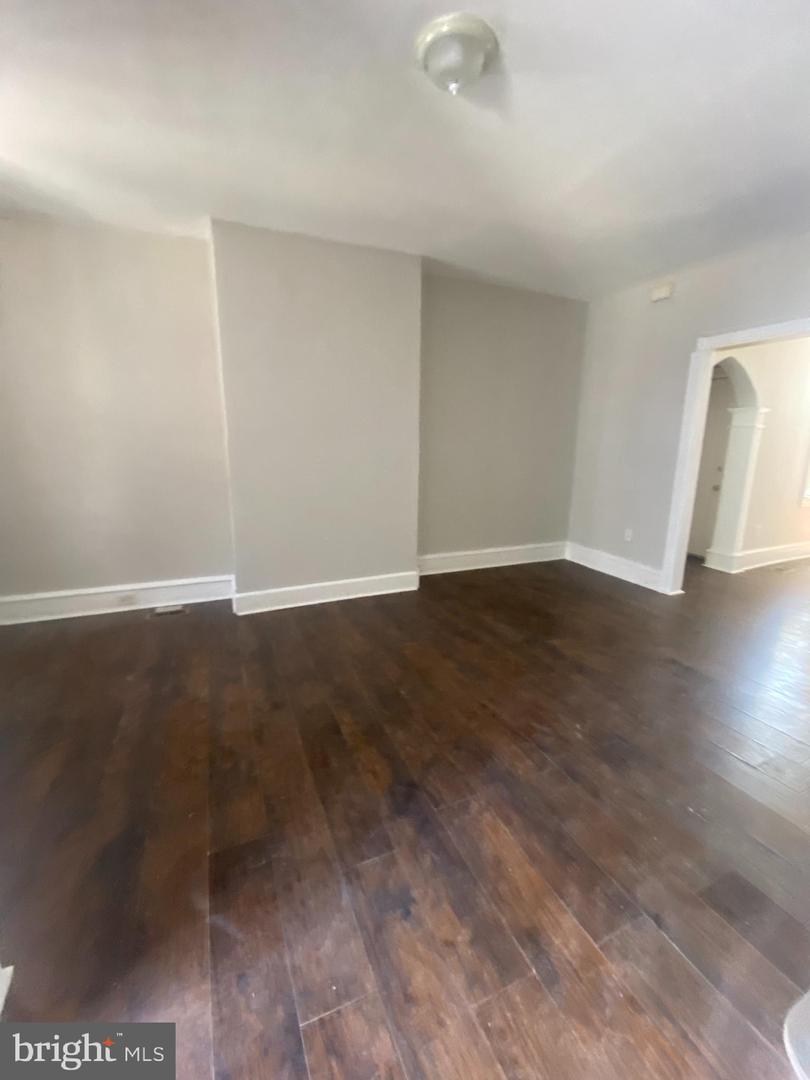 139 W Hansberry St Property Photo 5