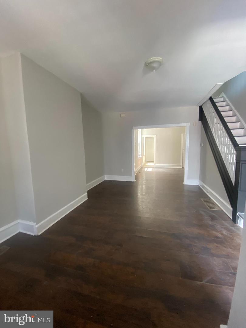 139 W Hansberry St Property Photo 8