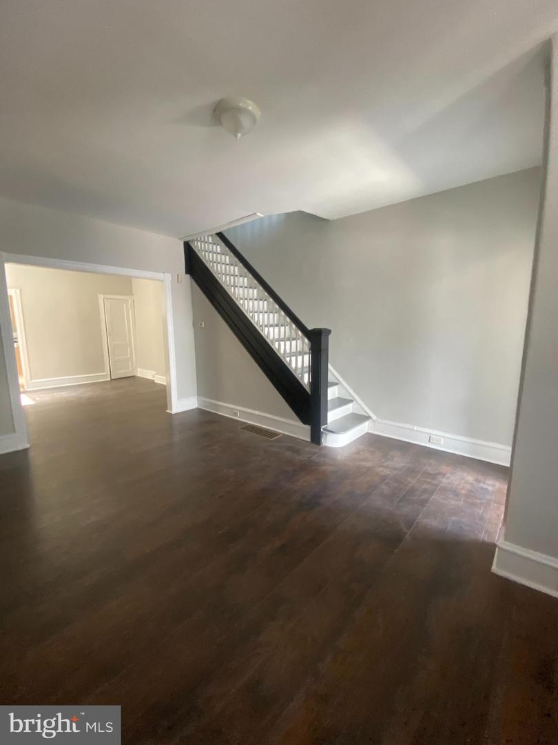 139 W Hansberry St Property Photo 9