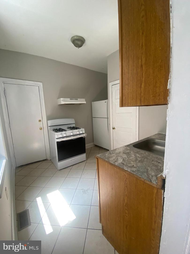 139 W Hansberry St Property Photo 18