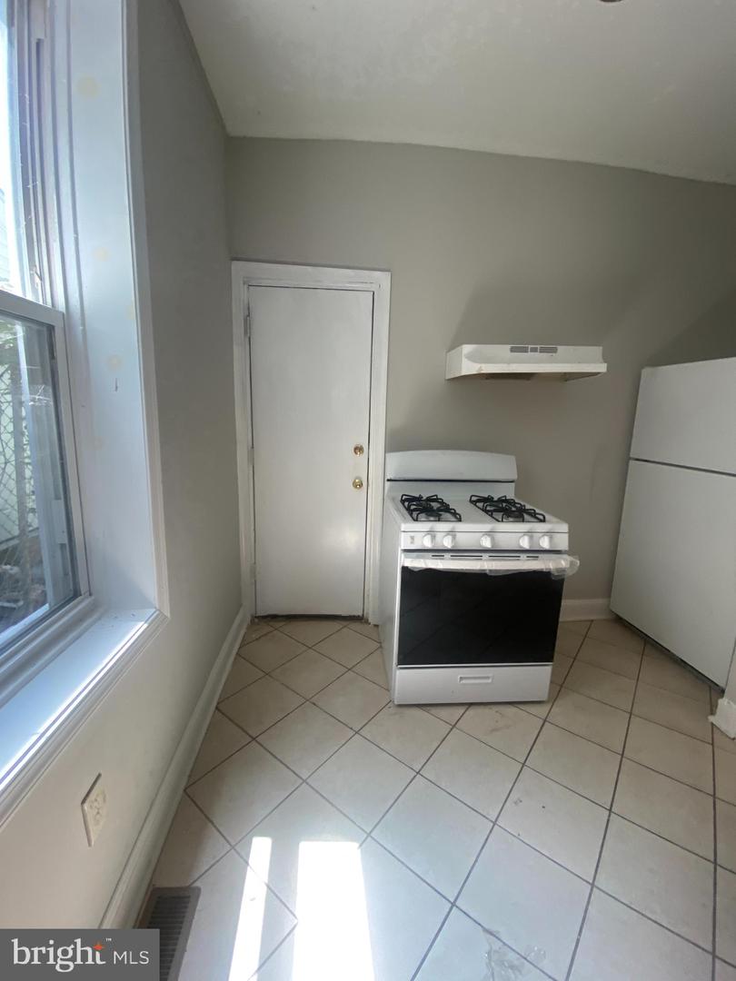 139 W Hansberry St Property Photo 19