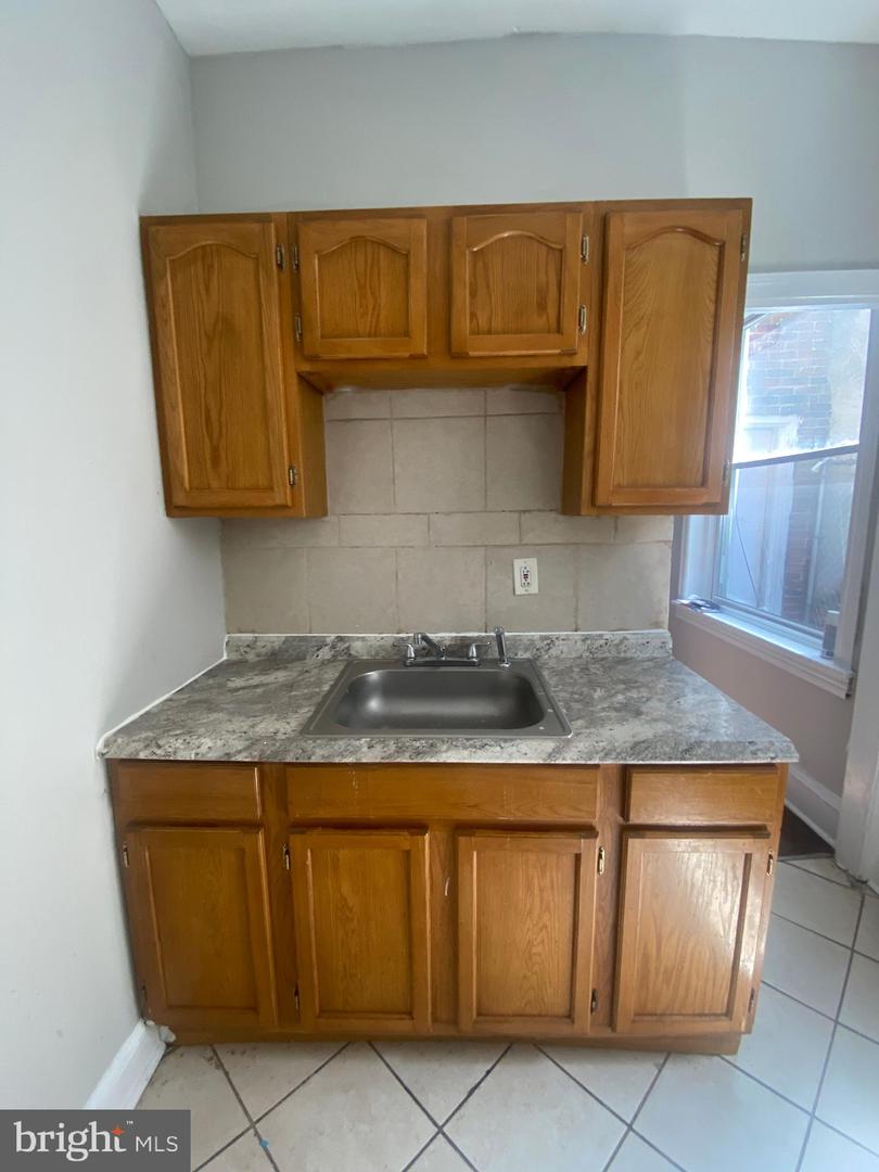 139 W Hansberry St Property Photo 23
