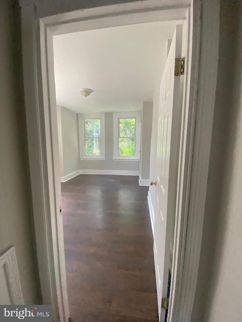 139 W Hansberry St Property Photo 29