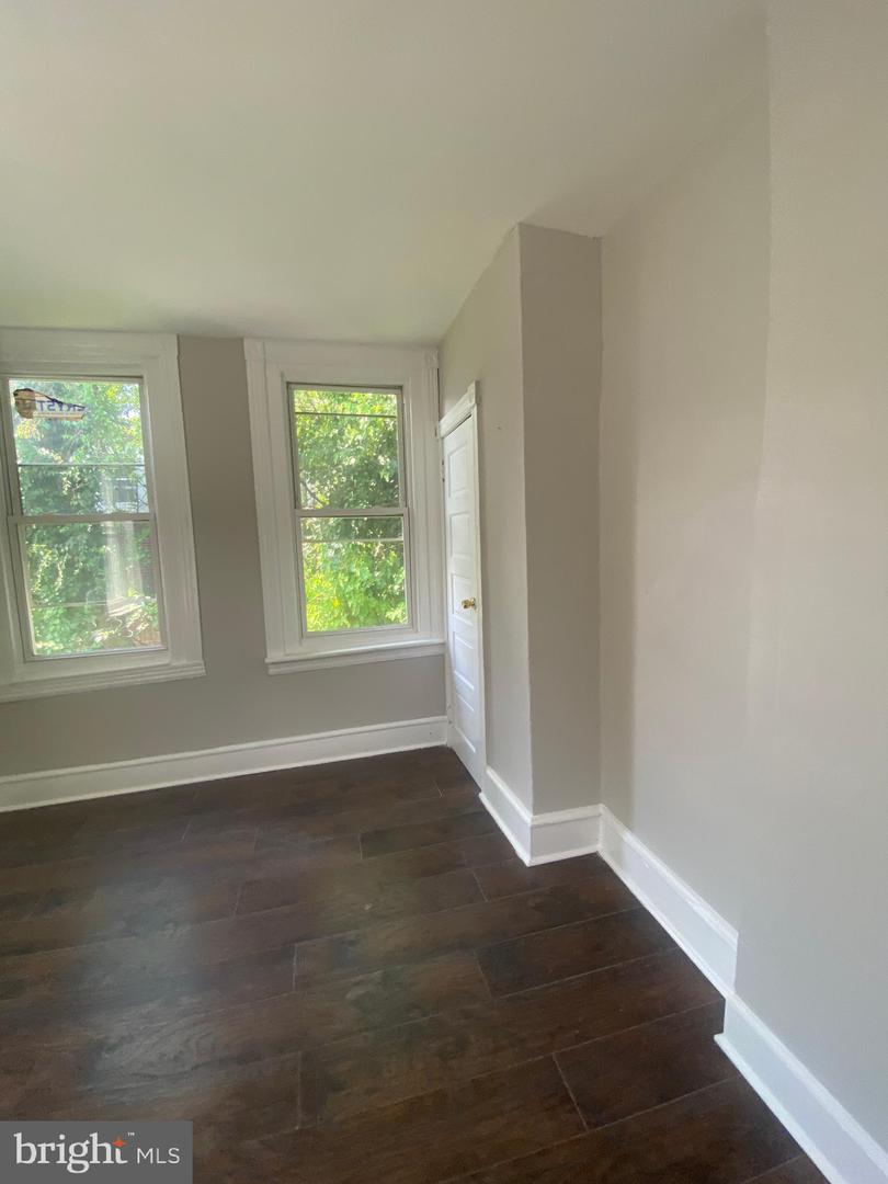 139 W Hansberry St Property Photo 31