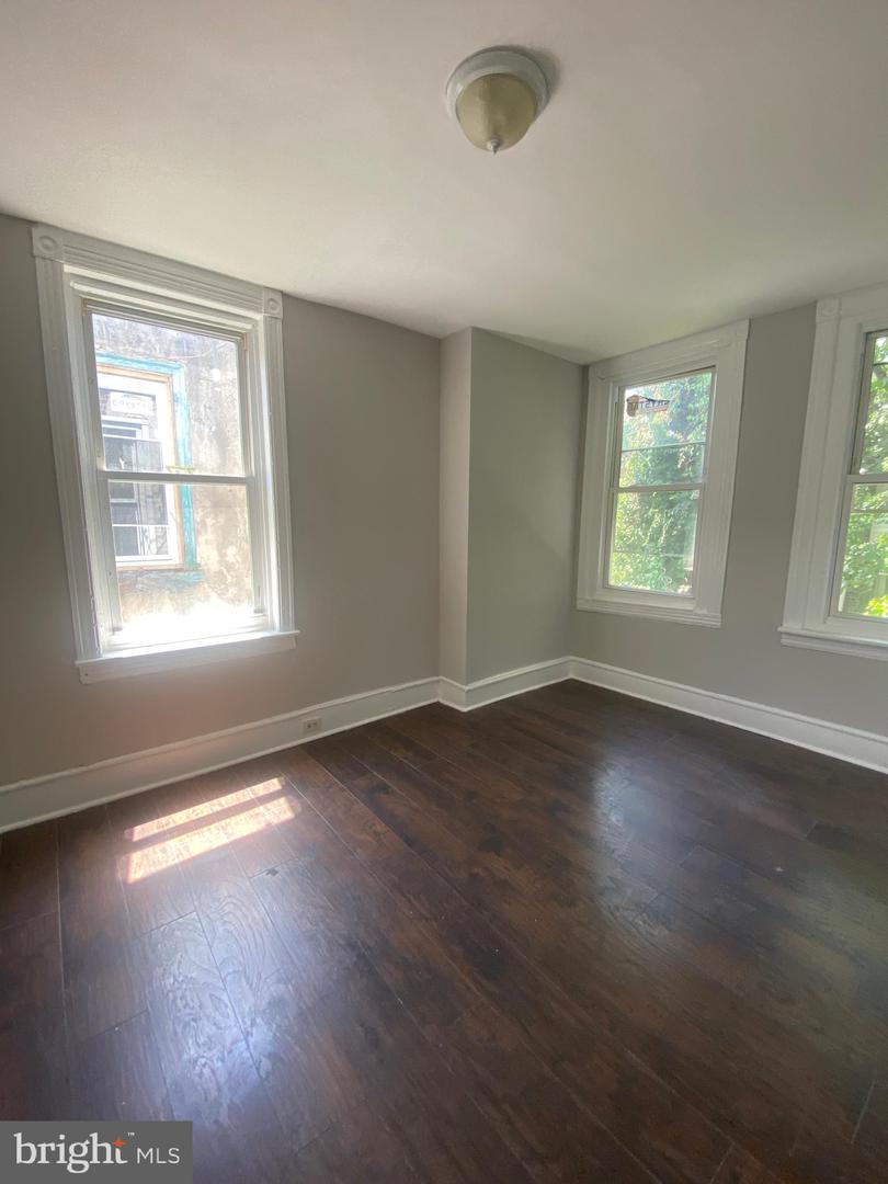 139 W Hansberry St Property Photo 32