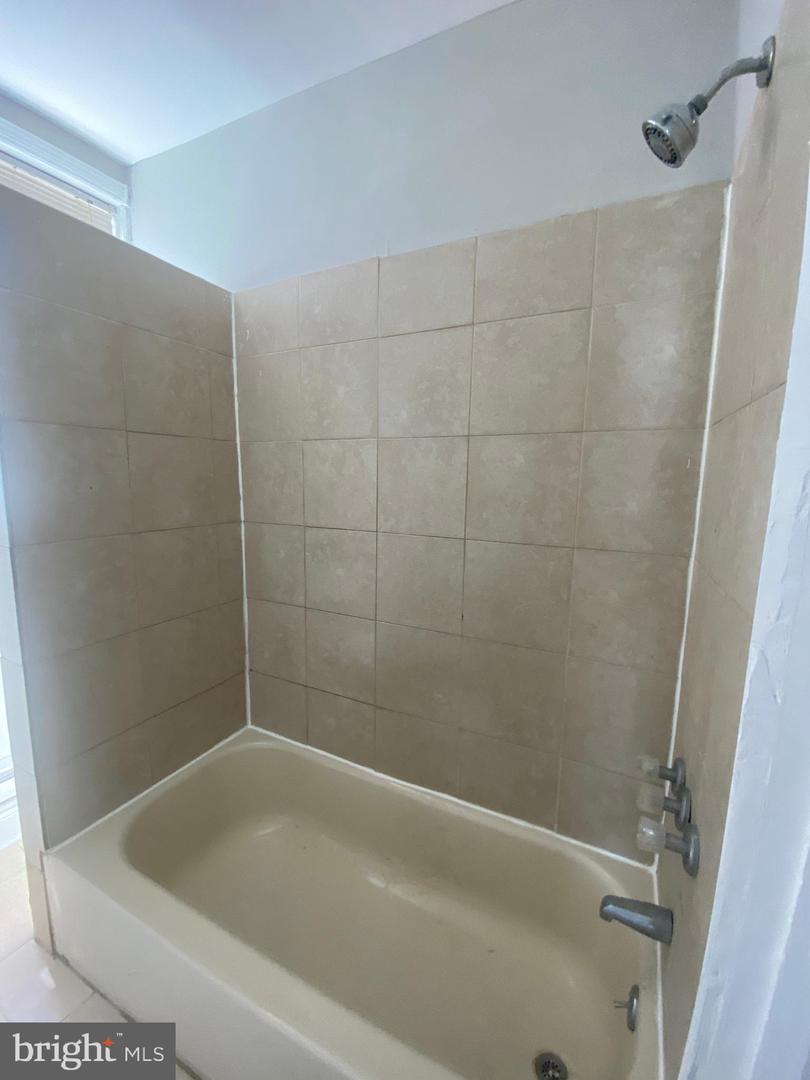 139 W Hansberry St Property Photo 37
