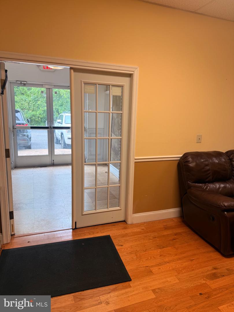 11880 Bustleton Ave Property Photo 3