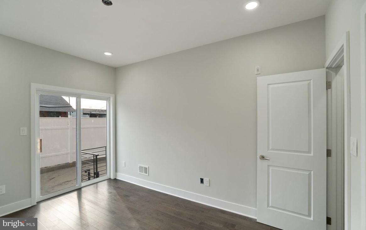 1436 Montrose St #a Property Photo 8