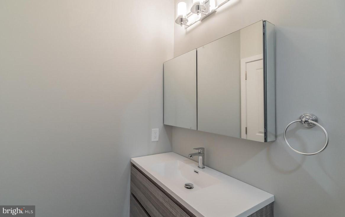 1436 Montrose St #a Property Photo 11