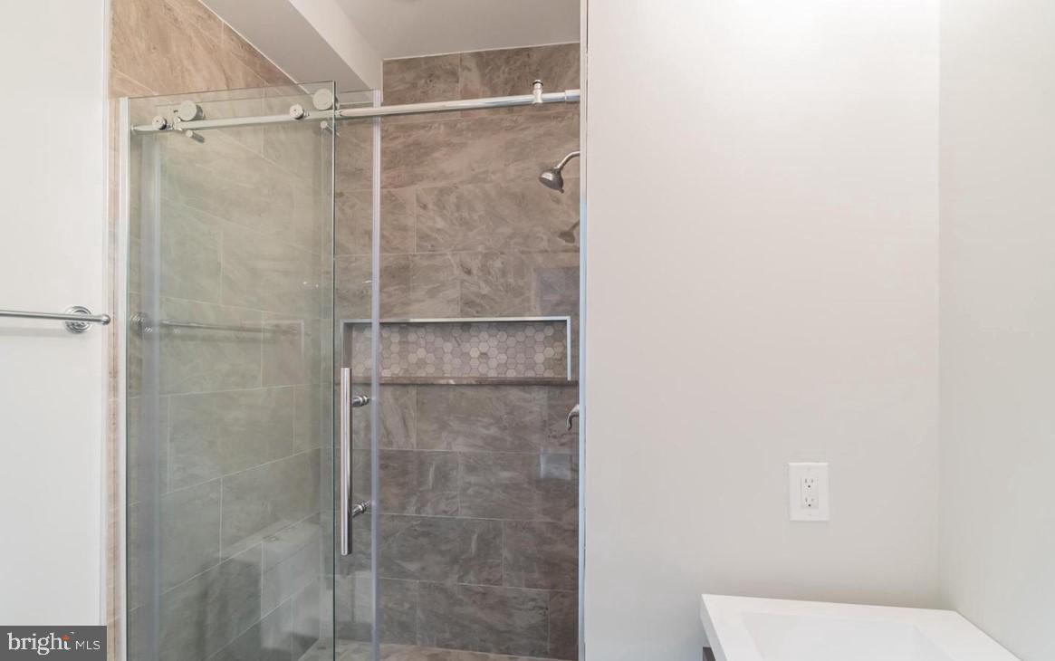 1436 Montrose St #a Property Photo 17