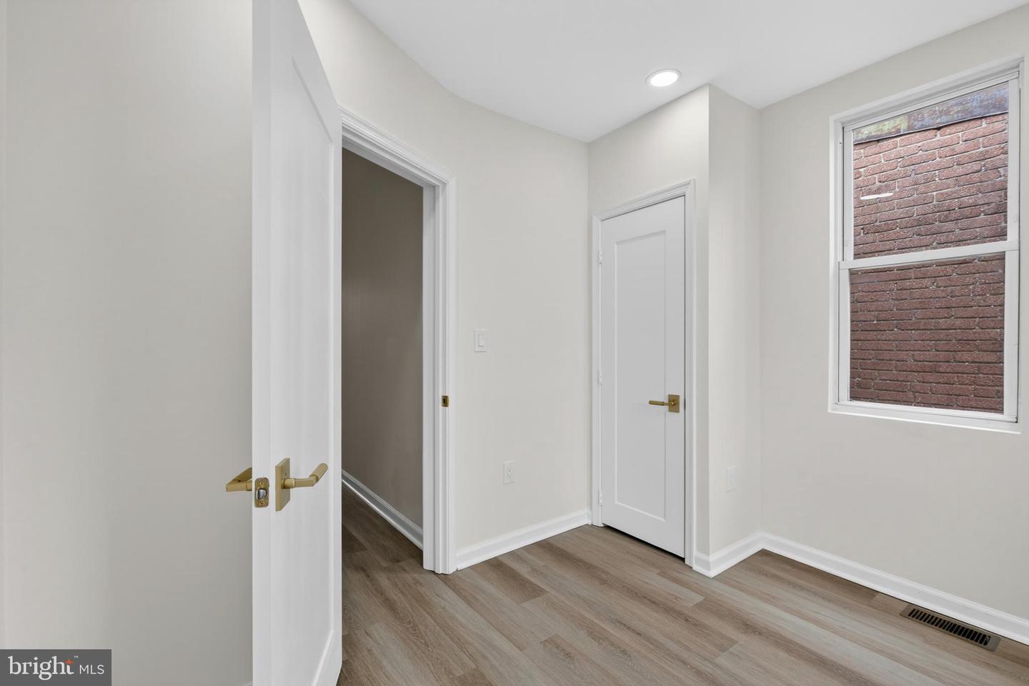 896 Brill St Property Photo 21