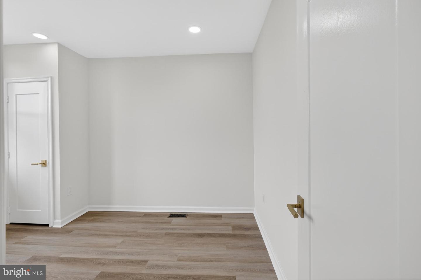 896 Brill St Property Photo 29