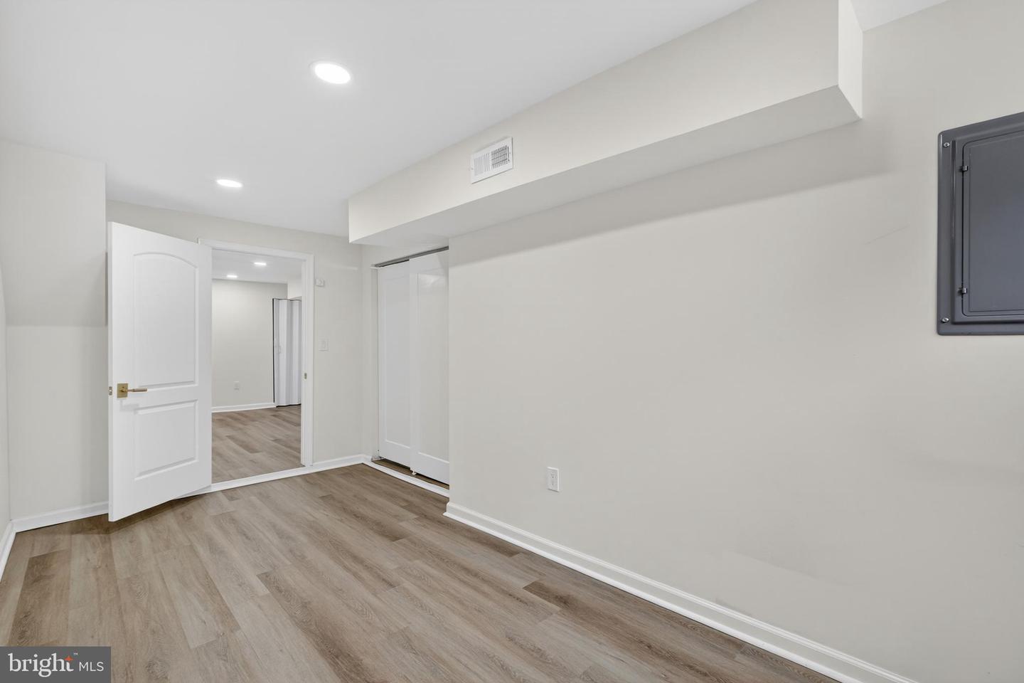 896 Brill St Property Photo 34