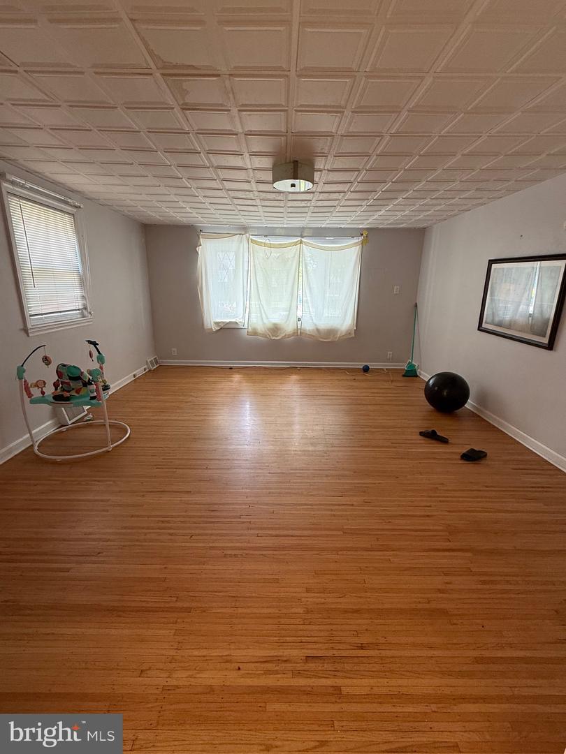 7722 Fairfield St Property Photo 9