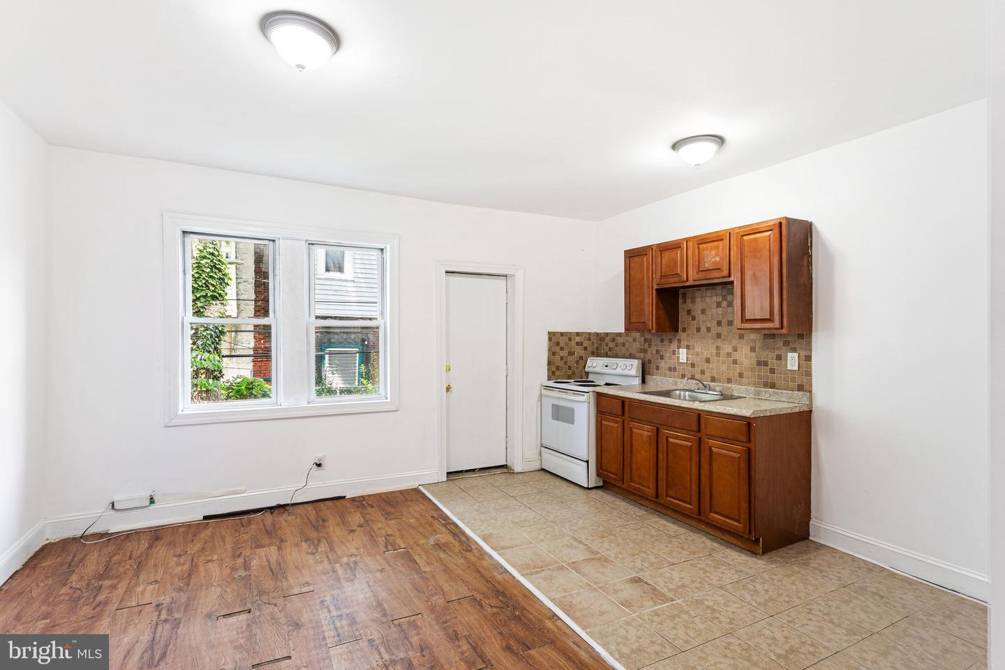 522 S Yewdall St Property Photo 3