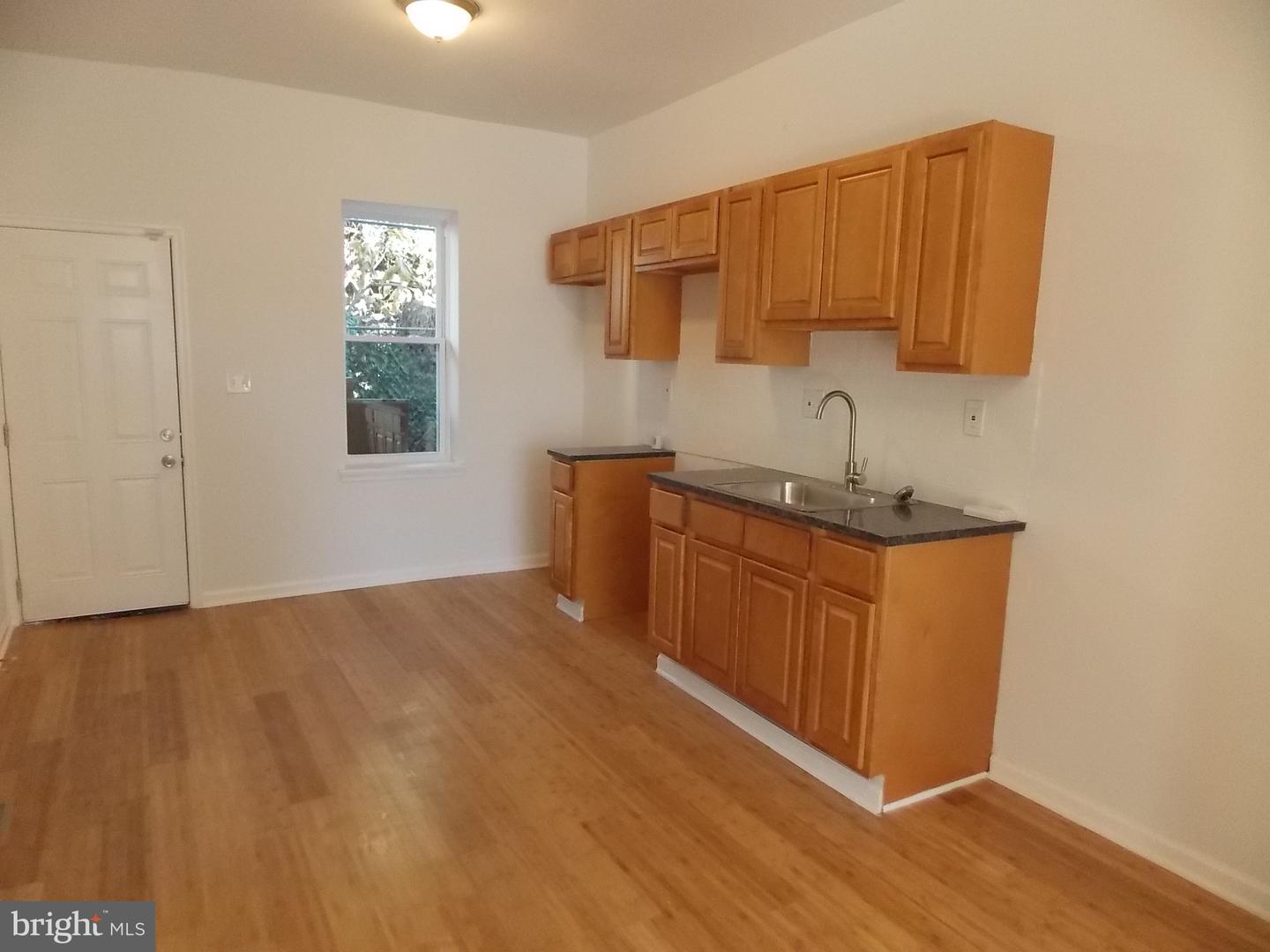 5619 Arch St Property Photo 6