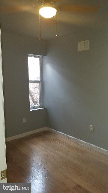 868 N Farson St Property Photo 7