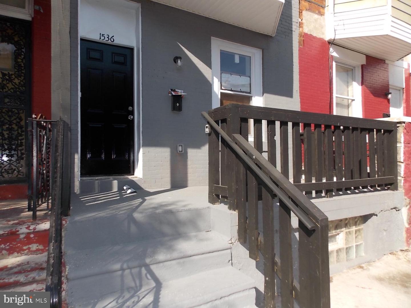 1536 S Wilton St Property Photo 1