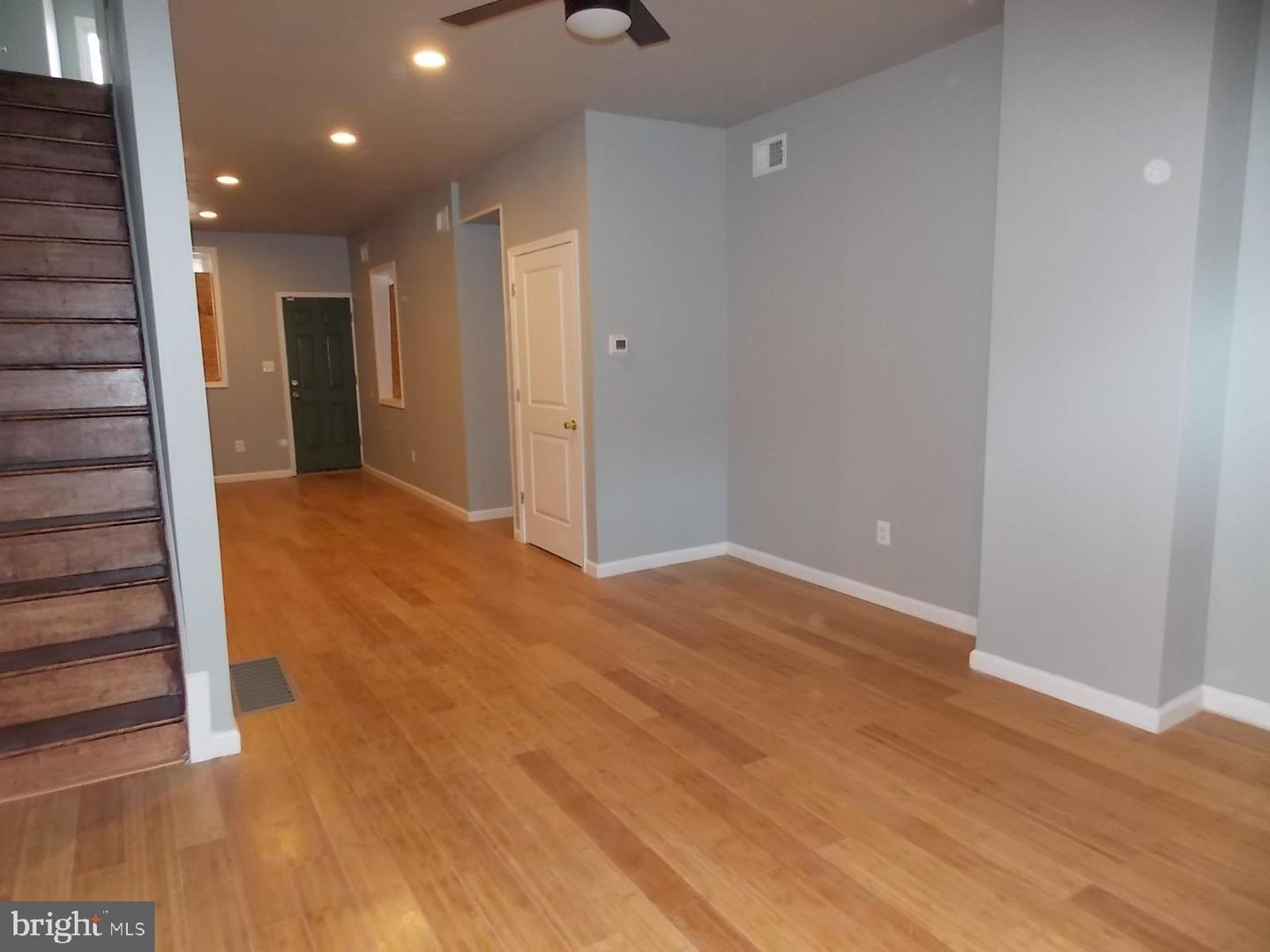 1536 S Wilton St Property Photo 2