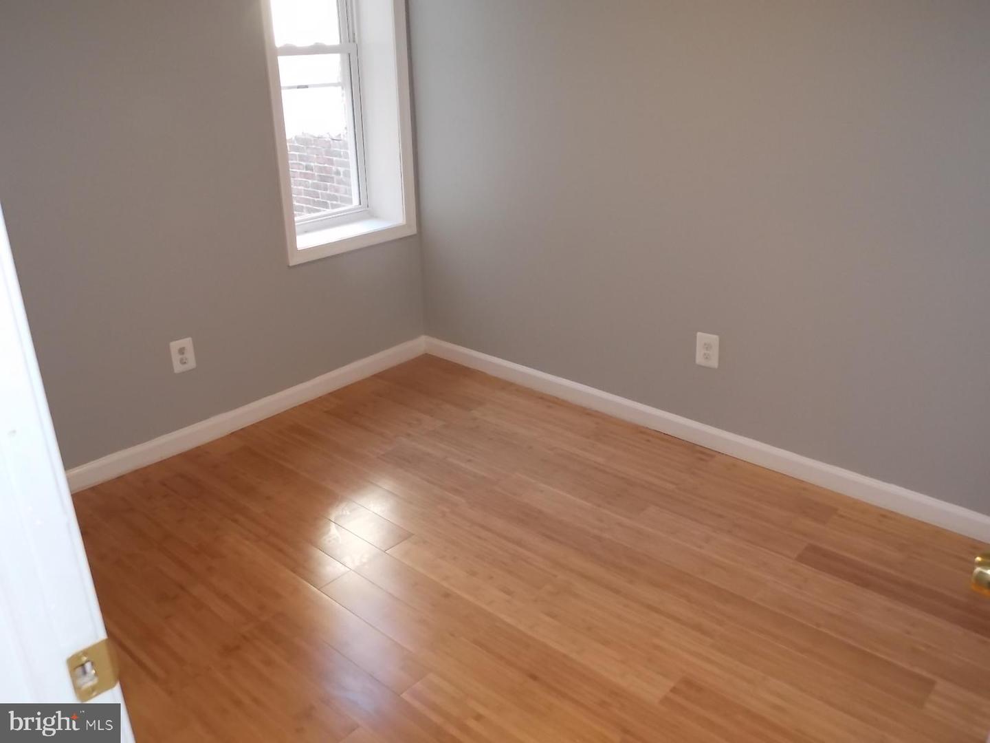 1536 S Wilton St Property Photo 10