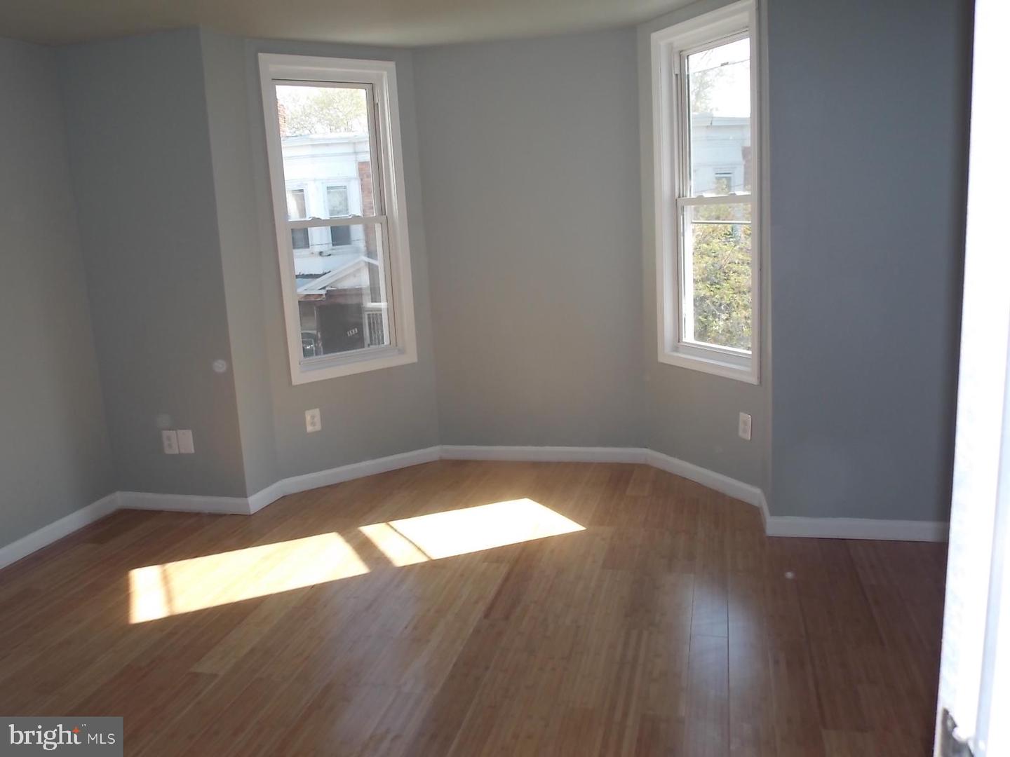 1536 S Wilton St Property Photo 11