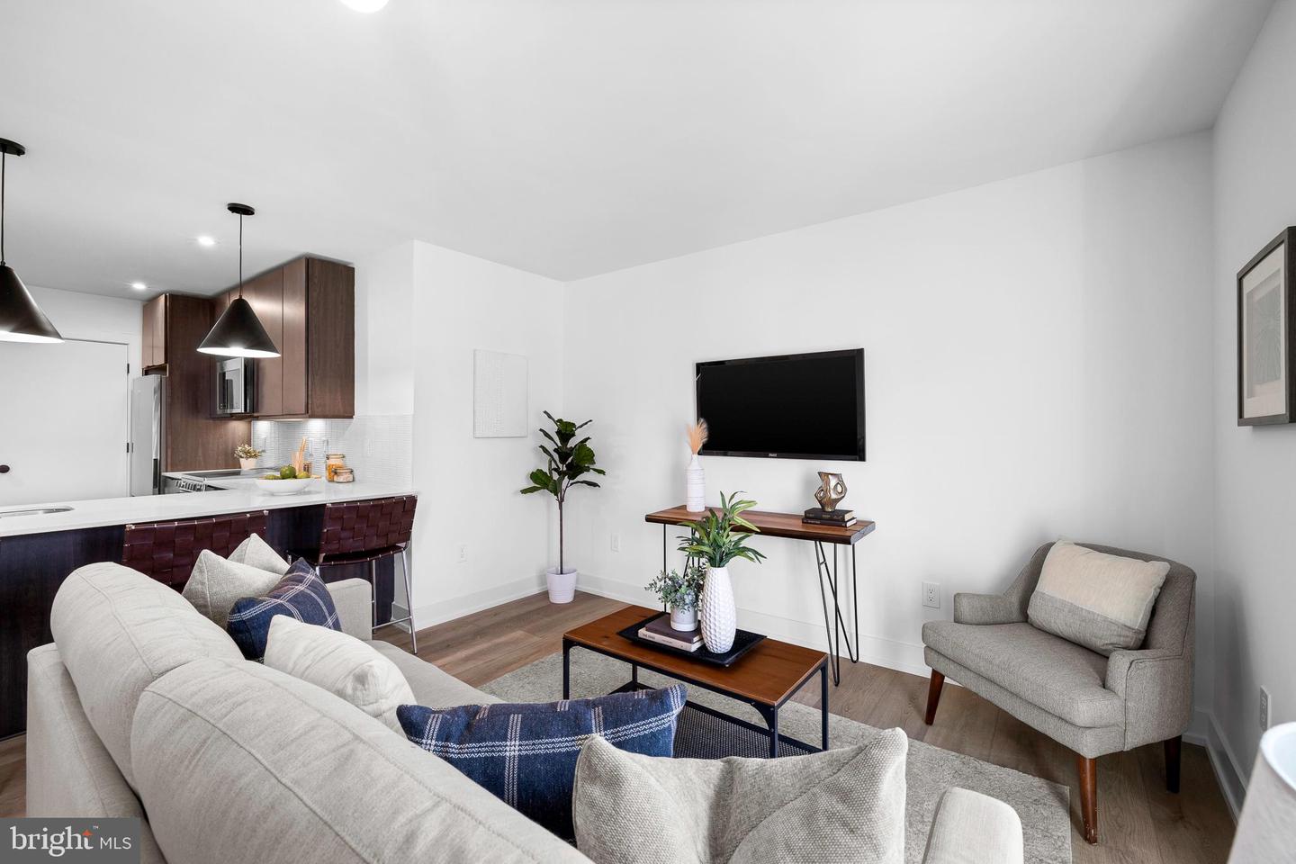 5200-10 Chester Ave #202 Property Photo 6