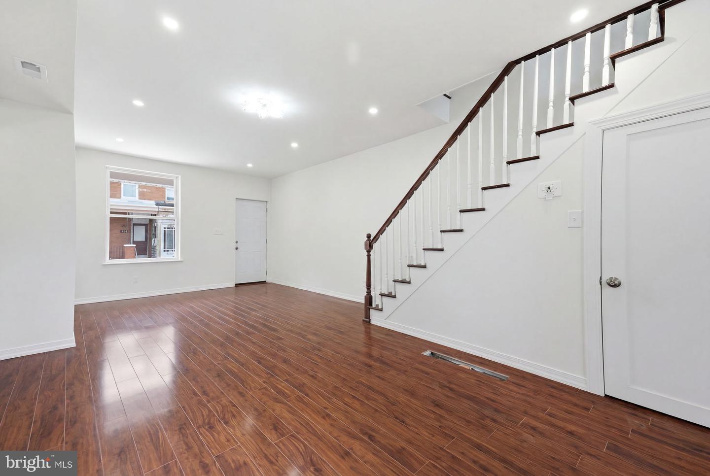 5347 Lesher St Property Photo 5