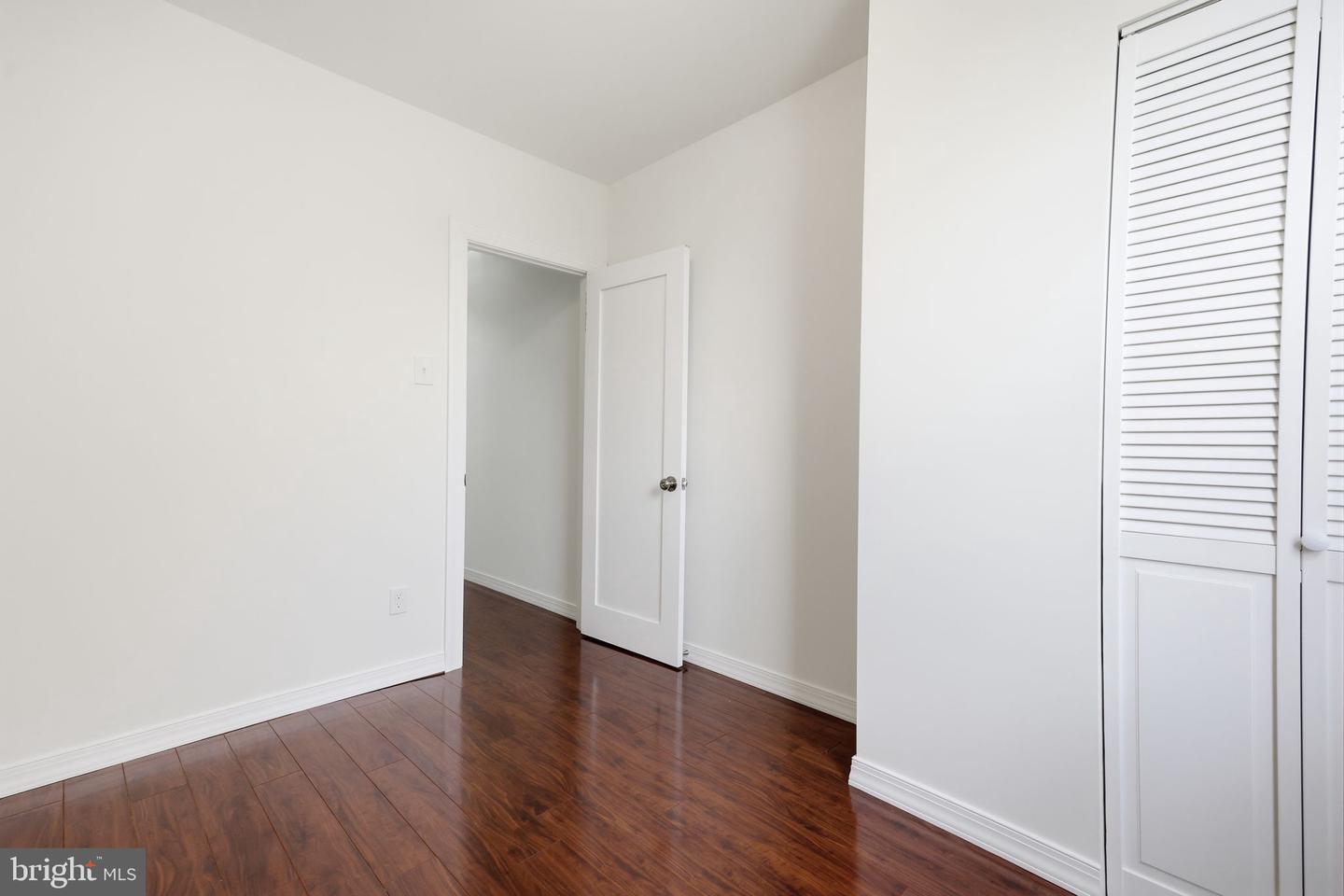 5347 Lesher St Property Photo 9