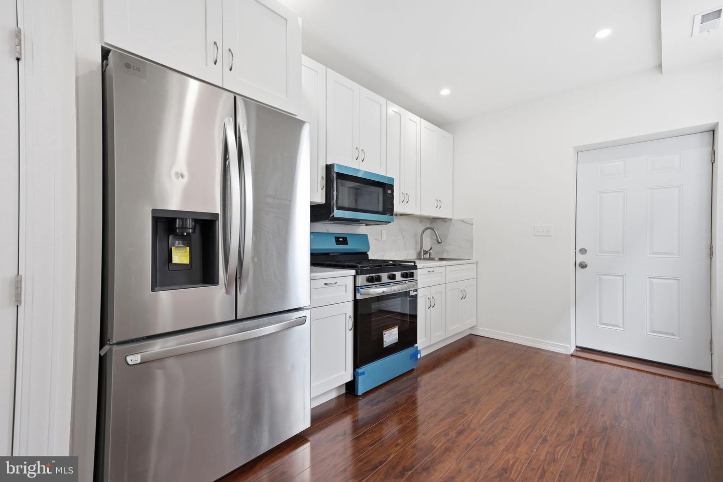 5347 Lesher St Property Photo 10